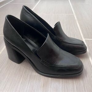 Vince Camuto Black Leather Loafers Never Worn